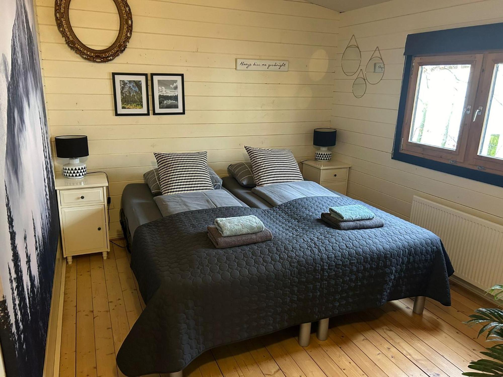Carpe Diem, Het Ruime Chalet Met Houtkachel Nabij Wildlands Emmen Schoonebeek Kültér fotó